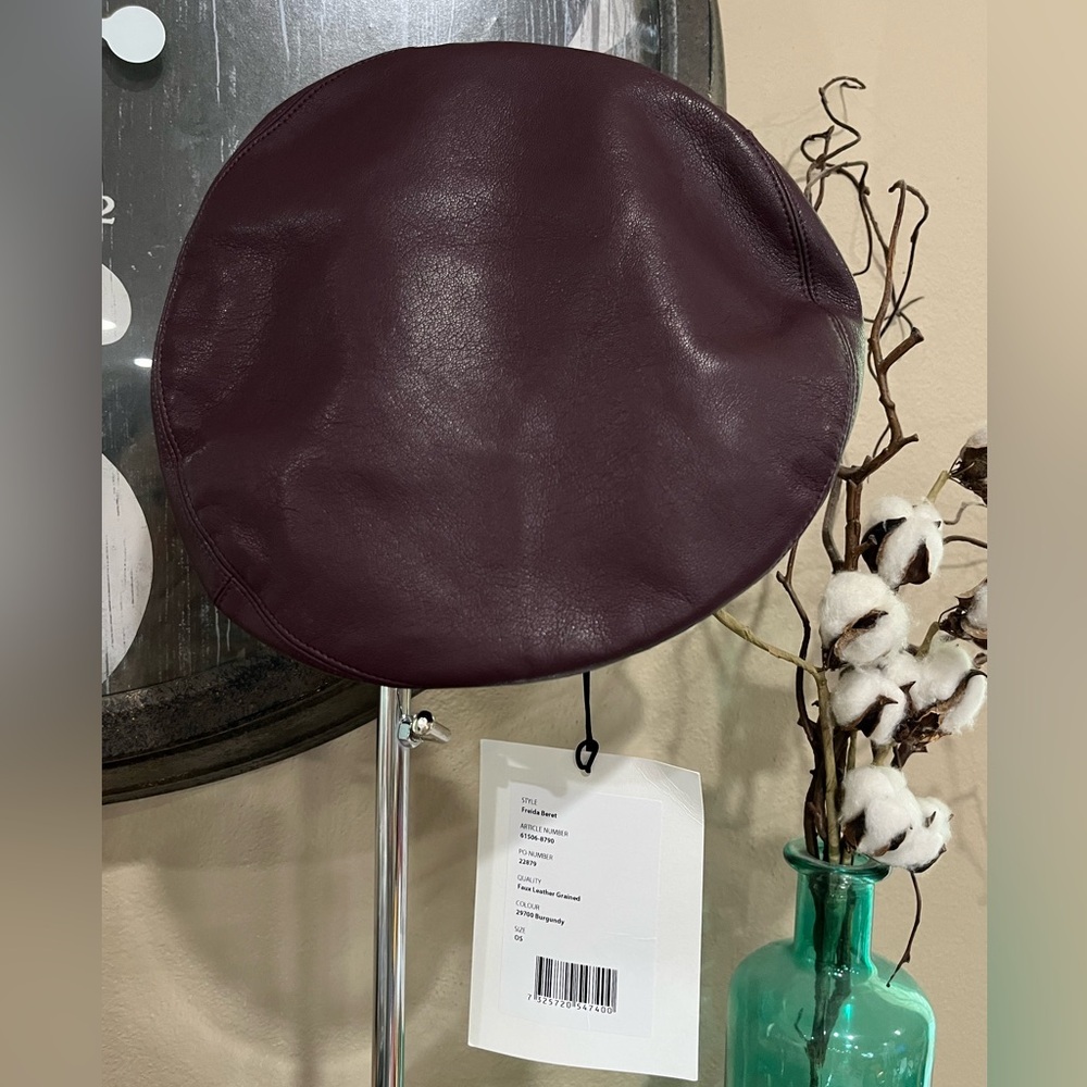 Stand Studio Freida Faux Leather Beret in burgundy, new! - Picture 4 of 10